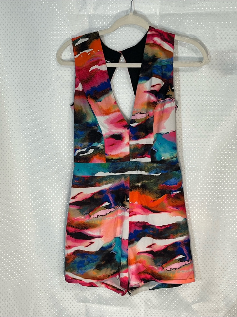 bebe Multicolor V-Neck Sleeveless Mini Romper